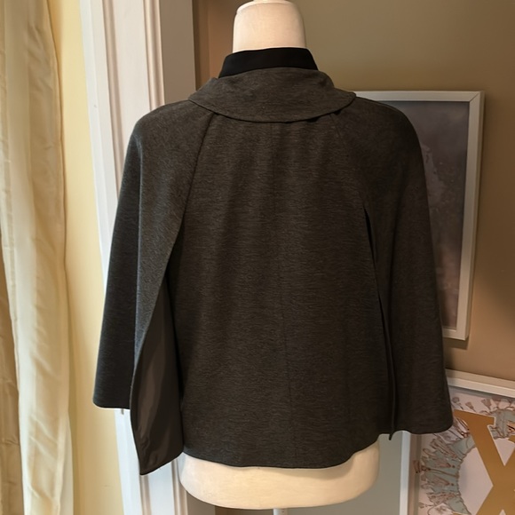 Theory cape with reversible zipper - Picture 2 of 4